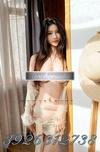 Girl Modella orientale per incontri raffinati  L'Aquila