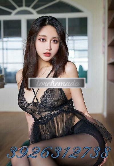 Girl Modella orientale per incontri raffinati  L'Aquila