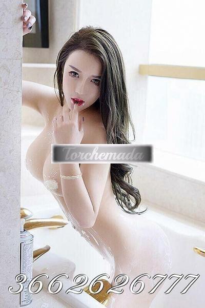 Girl Fresca ragazza in città  Trento