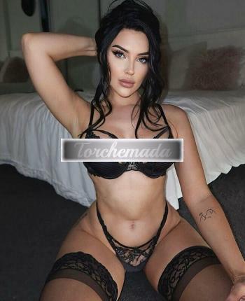 Girl Bellissima Femmina  Milano