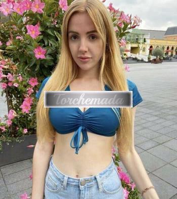 Girl Calda Amabile  Reggio Emilia