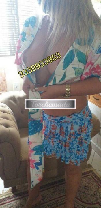 Girl Bellissima Coinvolgente  Brindisi