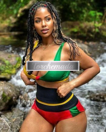 Girl Strepitosa Girl  Macerata