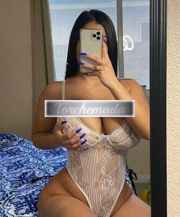 Girl Felina Esibizionista  Brindisi