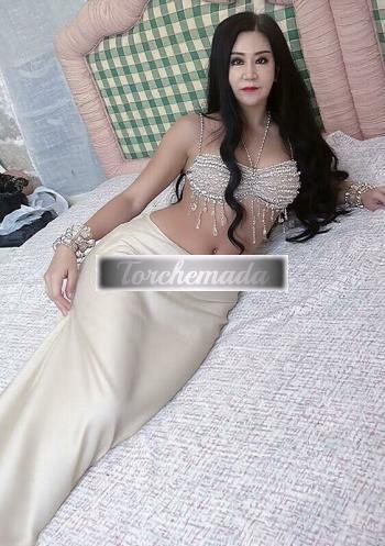 Girl Esotica con gli occhi a mandorla  Taranto