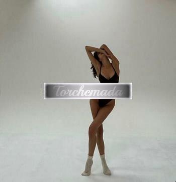 Girl Strepitosa Esibizionista  Latina