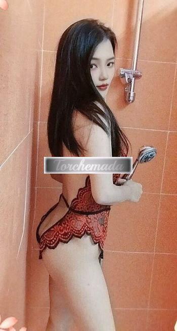 Girl Eleganza e trasgressione  Udine