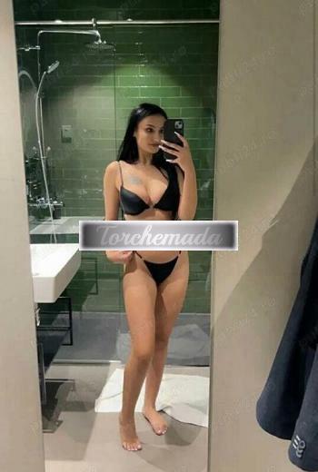 Girl Felina Studentessa  Cremona