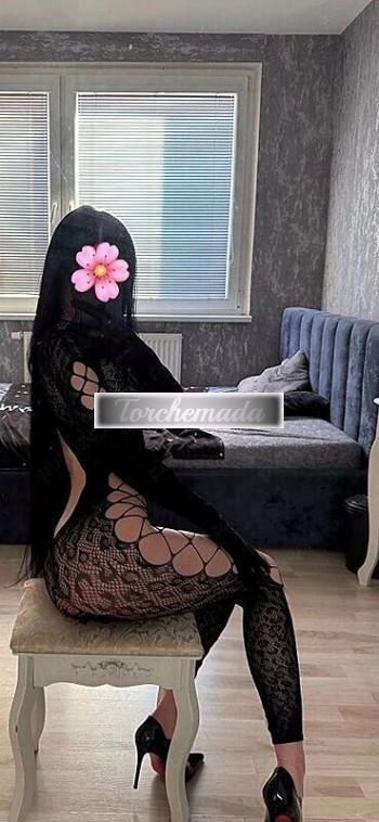 Girl Calda Amabile  Cremona