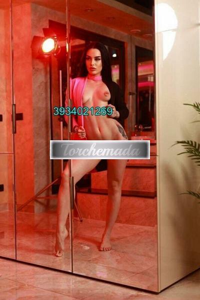 Girl Bellissima Femmina  Pistoia