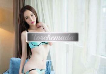 Girl Felina Coinvolgente  Como