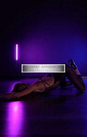 Girl Strepitosa Esibizionista  Latina