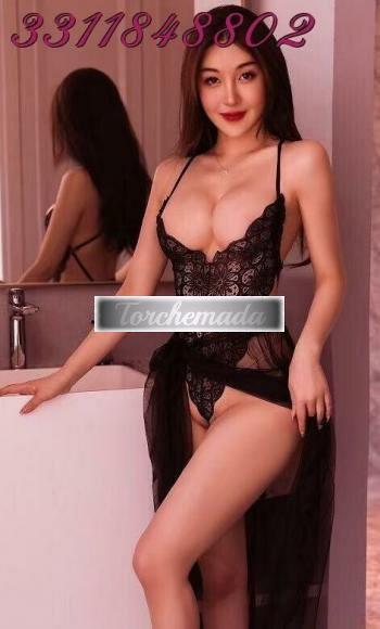 Girl Troietta vogliosa con gli occhi a mandorla  Lecco