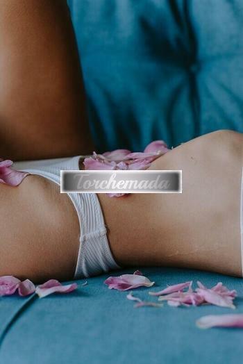 Girl Trasgressiva Studentessa  Latina