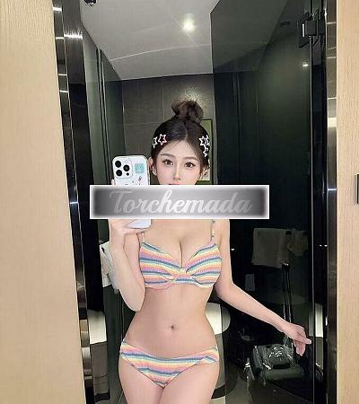 Girl Eva Orientale Obbediente  Udine