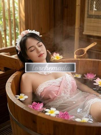 Girl Magia Orientale  Milano
