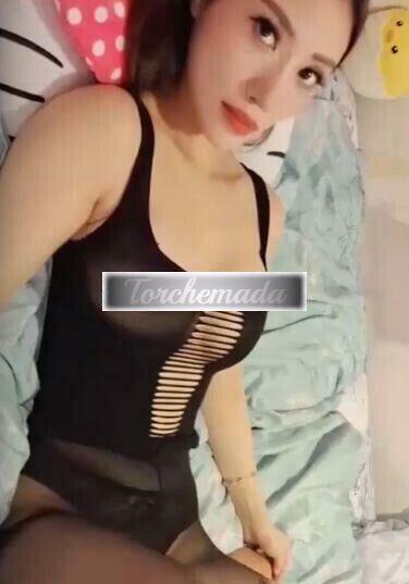 Girl Esotica con gli occhi a mandorla  Taranto