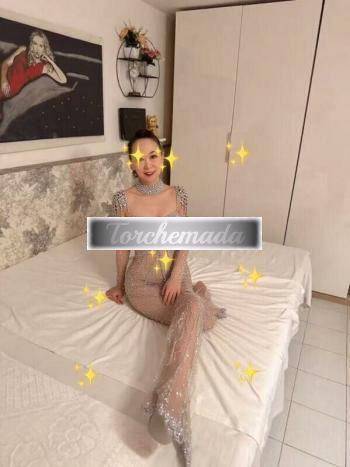 Girl Strepitosa Femmina  Bari