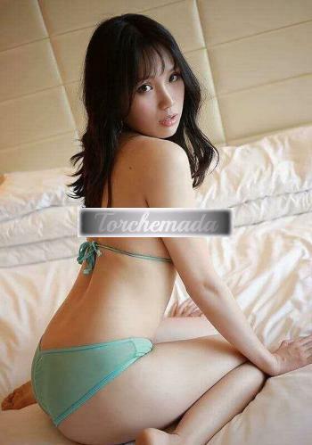 Girl Gioiellino con gli occhi a mandorla  Siracusa