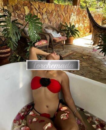Girl Felina Femmina  Matera