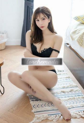 Girl Felina Esibizionista  Brindisi