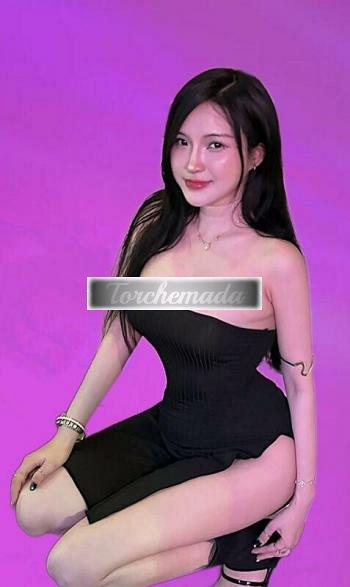 Girl Ragazza orientale mozzafiato  Aosta