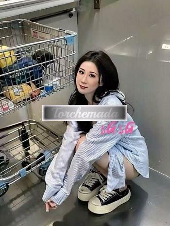 Girl Strepitosa Bambola  Venezia