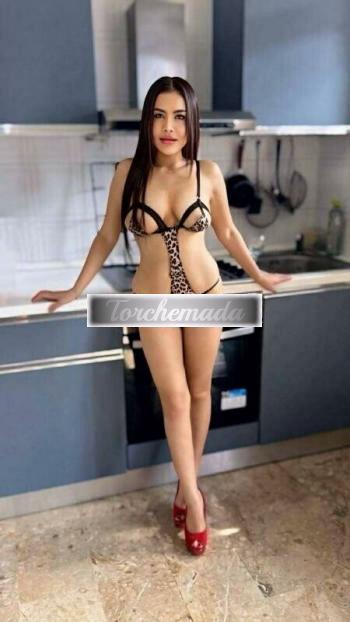 Girl Felina Amabile  Cremona