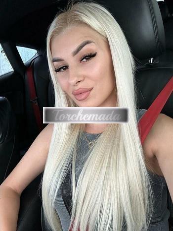 Girl Spettacolare Bambola  Modena