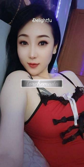 Girl La troia orientale che cerchi sono io  Genova