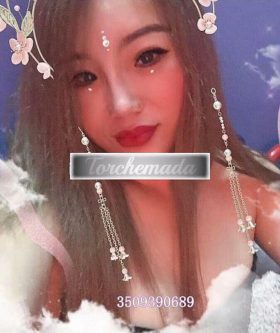 Girl Ragazza asiatica novità  Siena