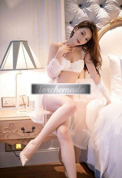 Girl Ragazza orientale porcellona  Macerata
