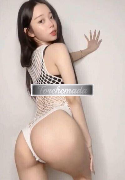 Girl Sgualdrina cinese con grosse tette  Palermo