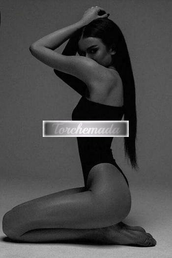 Girl Strepitosa Esibizionista  Latina