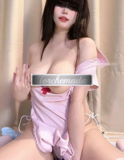 Girl Esotica con gli occhi a mandorla  Taranto