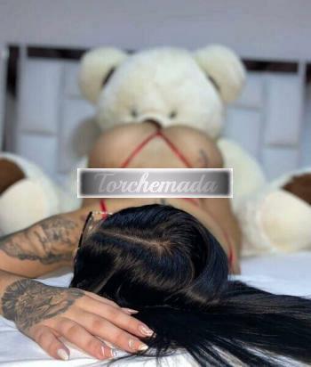 Girl Spettacolare Femmina  Brindisi