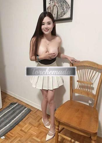 Girl Luna  Ferrara