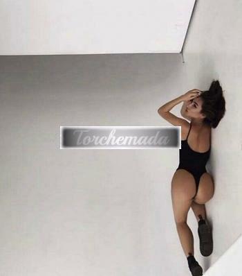 Girl Strepitosa Esibizionista  Latina