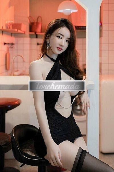 Girl Asiatica birichina  Bergamo