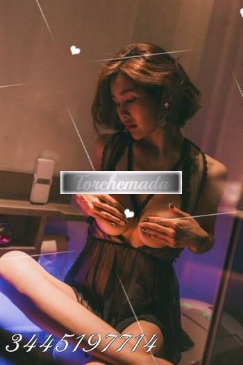 Girl Asiatiche che vogliono prendere cazzi  Pordenone