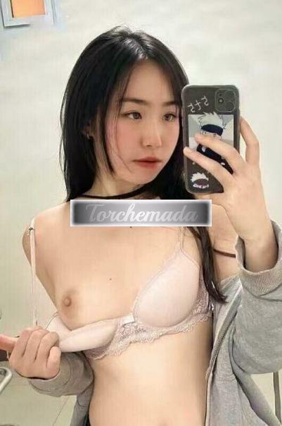 Girl Asiatica birichina  Bergamo