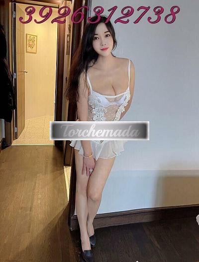 Girl Modella orientale per incontri raffinati  L'Aquila