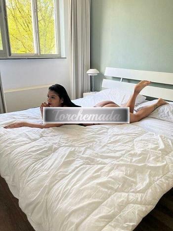 Girl Strepitosa Coinvolgente  Latina