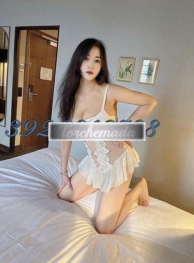 Girl Modella orientale per incontri raffinati  L'Aquila