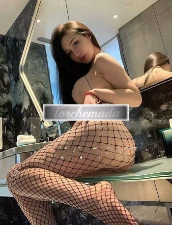 Girl Troietta vogliosa con gli occhi a mandorla  Lecco