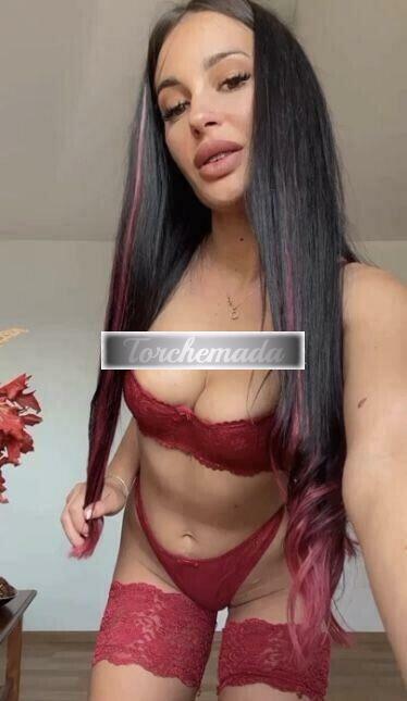 Girl Bellissima Femmina  Milano