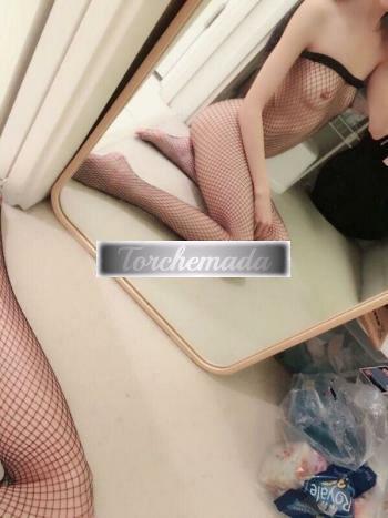 Girl Aria climatizzata e figa depilata  Como