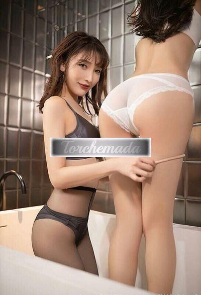 Girl Due stracciaculo  Novara