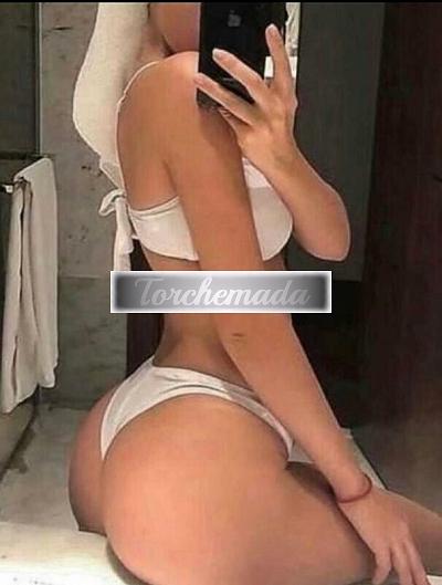 Girl Sono una zoccola che lo prende ovunque  Novara