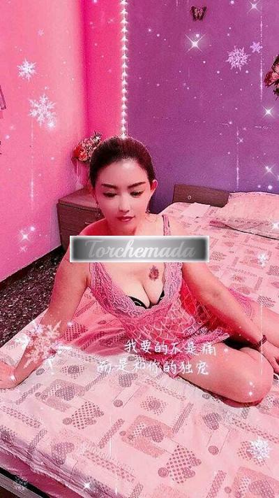 Girl Strepitosa Femmina  Trieste